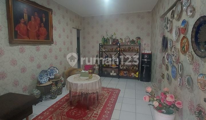 Rumah + Kost2an, Lokasi Strategis Pinggir Jalan, Dekat Unj