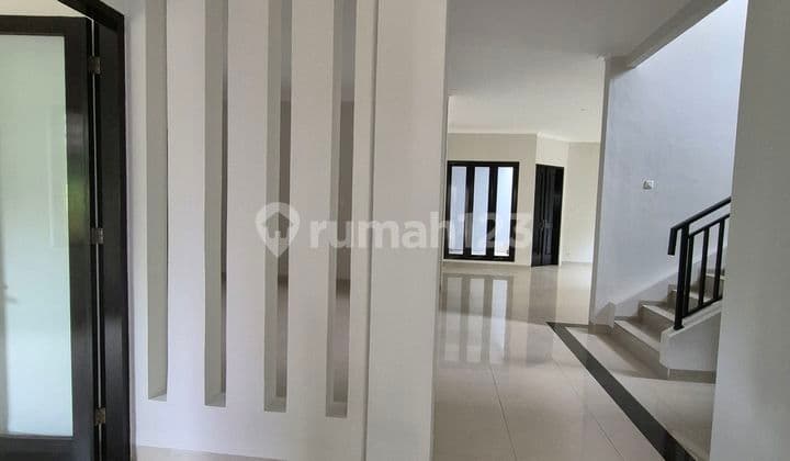 Rumah Di Kota Wisata, Siap Huni, Harga Menarik