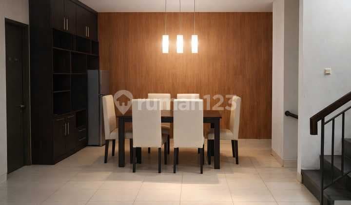 Rumah 2 Lantai di Raffles Hills, Siap Huni