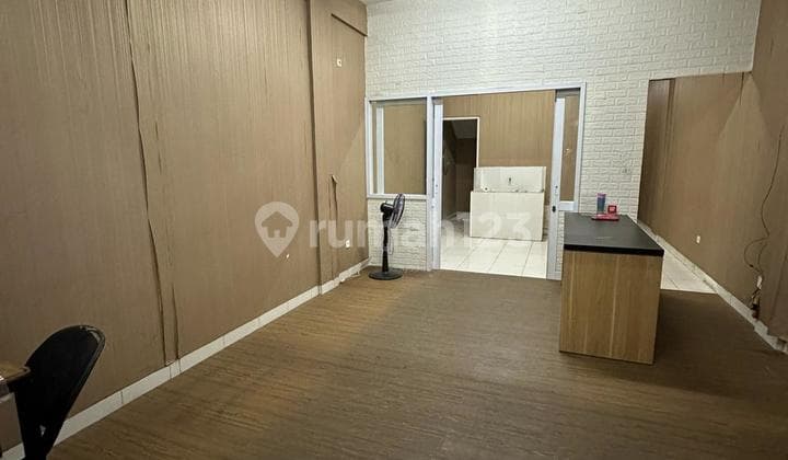 Ruko di Kota Wisata, Lokasi Strategis