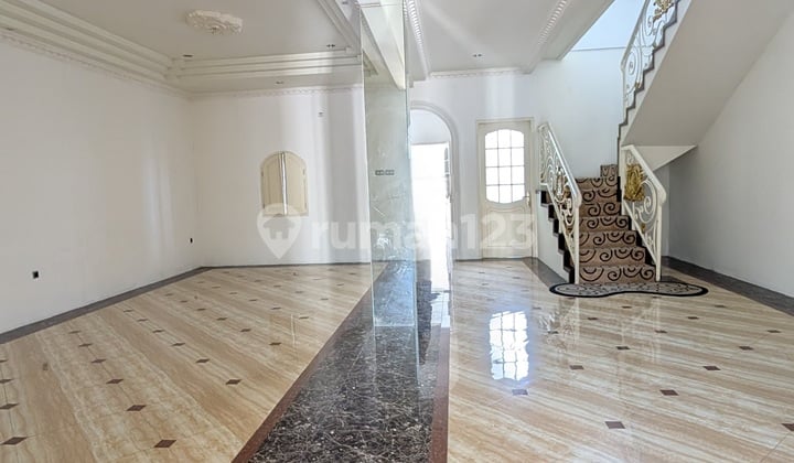 Rumah Cantik Di Citra Grand, Lokasi Dalam Cluster