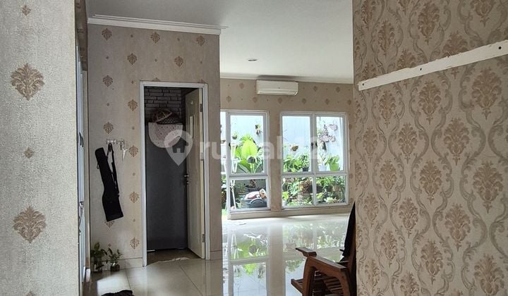 Rumah Cantik dan Siap Huni di Kota Wisata, Semi Furnish