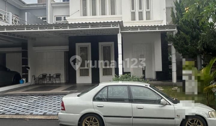 Rumah 2 Lantai di Kota Wisata, Ada Taman Belakang