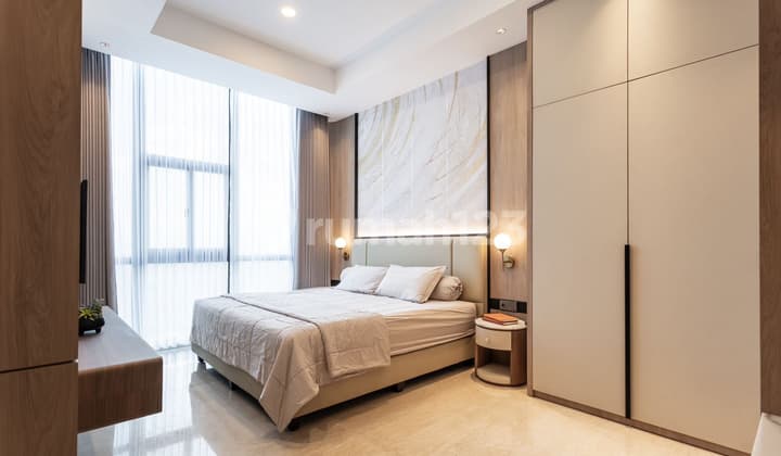 Luxury Ciputra World Voila Apartment Complete Facilities Easy Access Close to Mayjen Soengkono, Graha Family, Pakuwon Mall, Citraland, Near Darmo, Darmo Permai Ciputra World Surabaya Apartment 2 Bedrooms Well Furnished