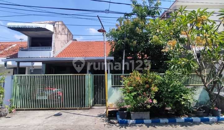 Single-Story House in South Tenggilis Mejoyo. South Rungkut Mejoyo. Old Tenggilis, New Tenggilis, Ubaya Campus, Panjang Jiwo, West Rungkut Asri. East Rungkut Asri. West Rungkut Mapan. Central Rungkut Mapan. Merr. Surabaya.