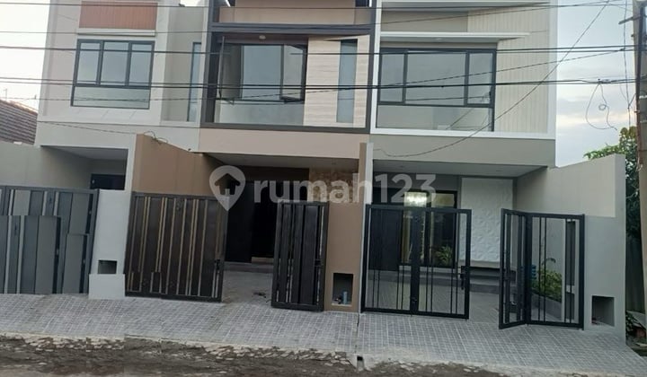 Rumah 2 Lantai Lokasi Enak Di Nirwana Eksekutif, Dekat Dengan Baruk Barat, Baruk Utara, Wonorejo Selatan, Wonorejo Timur, Wonorejo Utara, Superindo, Merr, Pandugo, Rungkut, Medokan, Medokan Asri Barat, Medokan Asri Timur, Medokan Asri Utara, Graha Ykp, Pe