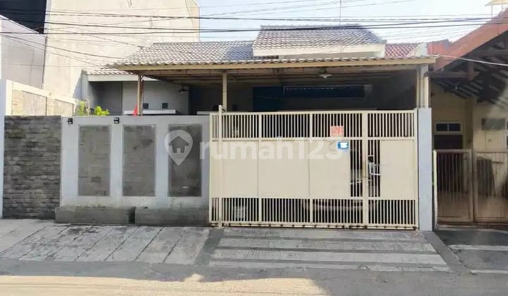 Rumah 1 Lantai Darmo Baru Barat, Darmo Permai, Dekat Pakuwon Indah, Graha Family, Simpang Darmo Permai, Simpang Darmo Permai Selatan, Rumah Unfurnished Butuh Renovasi di Darmo baru barat, Darmo permai