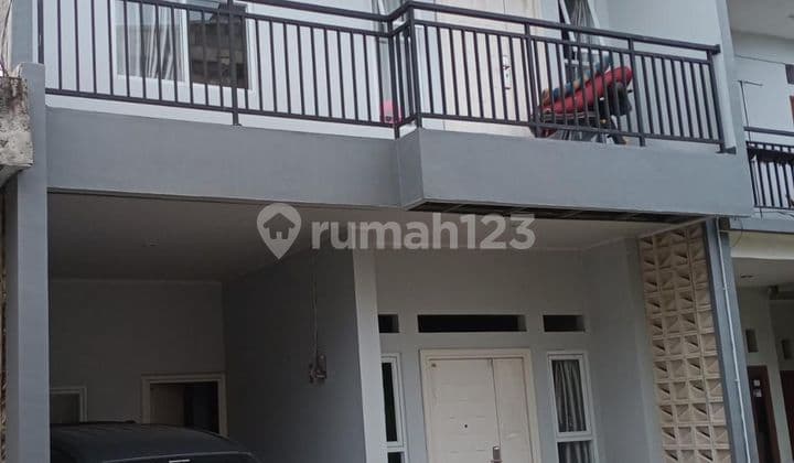 Rumah 2 Lantai di Jl Moh Kahfi 2 Dekat Fasilitas Pendidikan