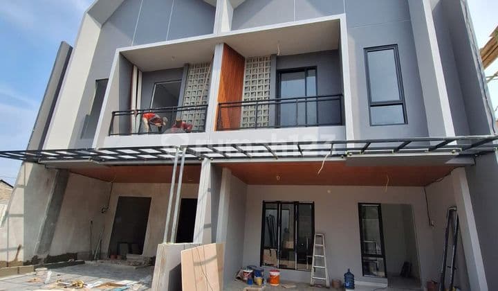 Rumah 2 Lantai di Jl Komp Marinir Limo Dekat Masjid Kubah Mas