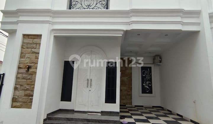 2-Story House on Jl Sirsak Jagakarsa Near Public Facilities