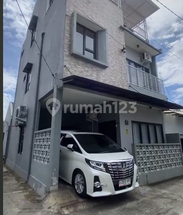 Rumah 3 Lantai Furnished di Jl. Kp. Grogol Sebrang Limo Dekat Tol
