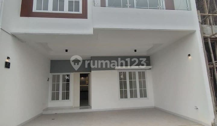 Rumah 2 Lantai di Kebagusan Akses Mobil Dekat Pusat Perbelanjaan