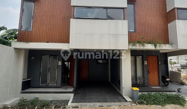 Rumah 2 Lantai di Jl. Curug Bojongsari Dekat Area Transportasi