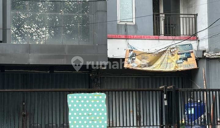 Ruko Gandeng di Area Kalideres