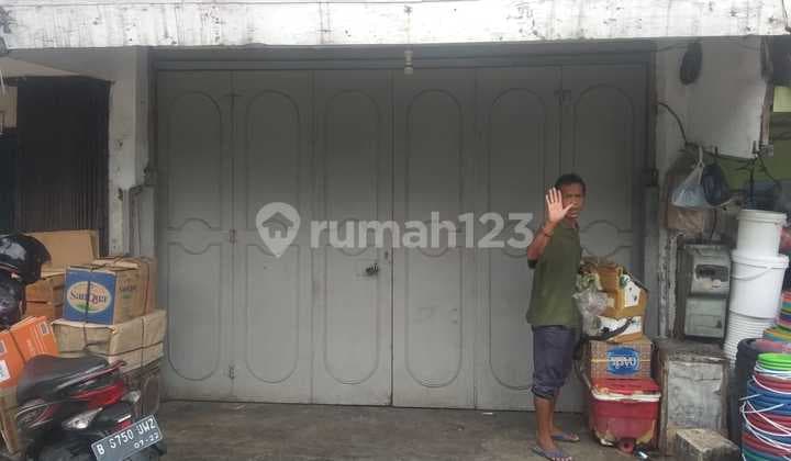 Hunian Strategis 2 Lantai, LT 200M², di Jembatan Lima