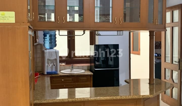 Rumah Bagus Semi Furnished Parahyangan Rumah Villa Prv, Bandung