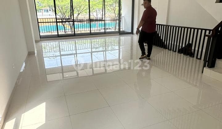 Dijual Ruko Greenwich Business Park BSD Hadap Jalan Utama