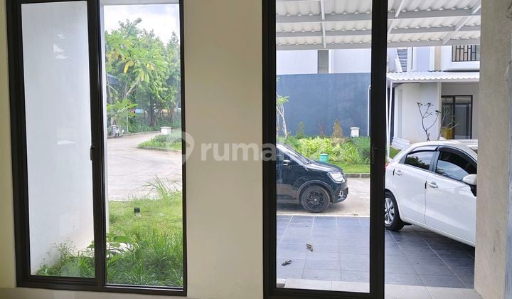 Siap Huni, 2 Lantai, Dekat Pusat Perbelanjaan, Dekat Akses Tol,