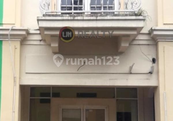 Ready-to-Use Shop House Suitable for Business in CitraGran - Cibubur