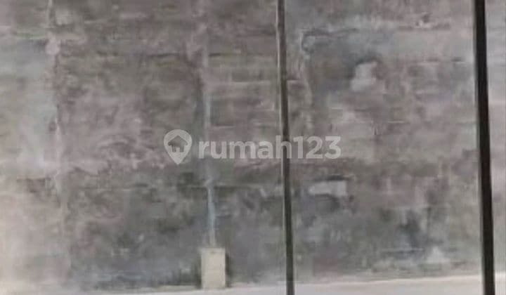 Gudang Sewa Pinggir Jalan ,aman ,bebas Banjir