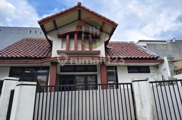 Single-Story Semi-Furnished House in Raffles Hills - Cibubur