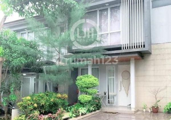 Beautiful Ready-to-Occupy House in Citragran Cibubur, Bekasi.