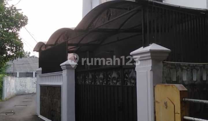 Rumah 2 Lantai Bagus Kuat Akses Mobil Murah di Condet Jaktim