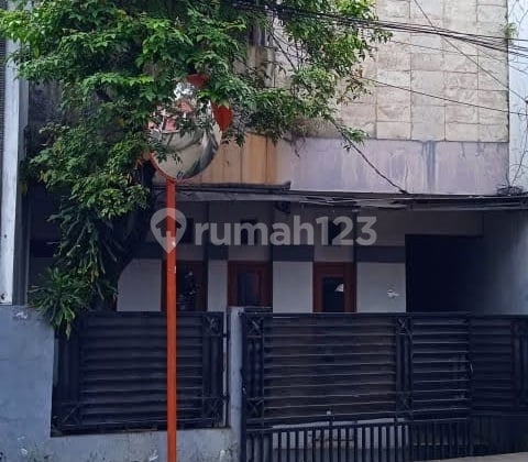 Affordable 2-Story Secondary House with Easy Mobile Access in Condet, East Jakarta