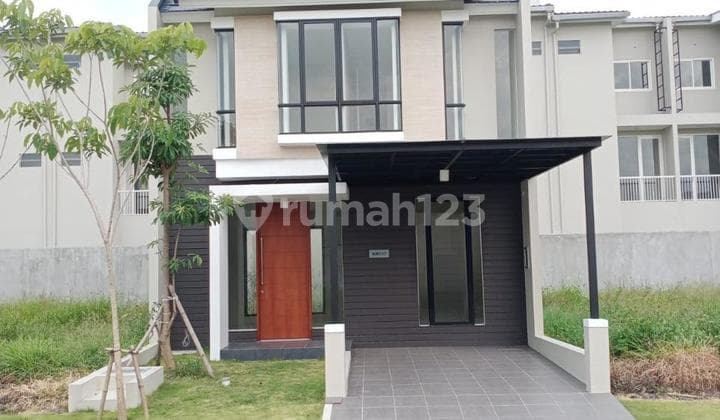 Disewakan Rumah 2 Lantai Murah di Northwest Central