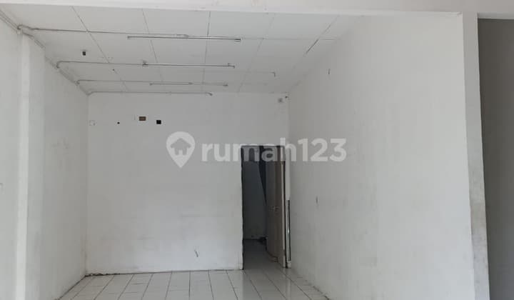 Disewakan Ruko Bagus dan Rapih Taman Palem. Luas 4.5X20m