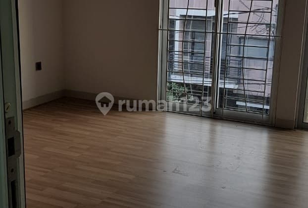 Dijual Rumah di Taman Semanan Indah. Siap Huni