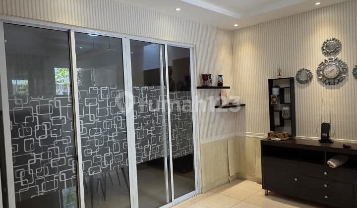 Rumah Semi Furnished Terawat Baik Lokasi Strategis di BSD