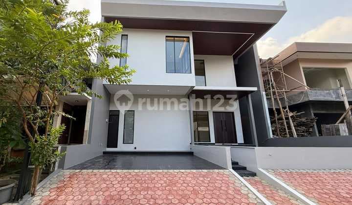 Rumah Baru Modern dengan Kolam Renang di Bintaro Jaya Sektor 7