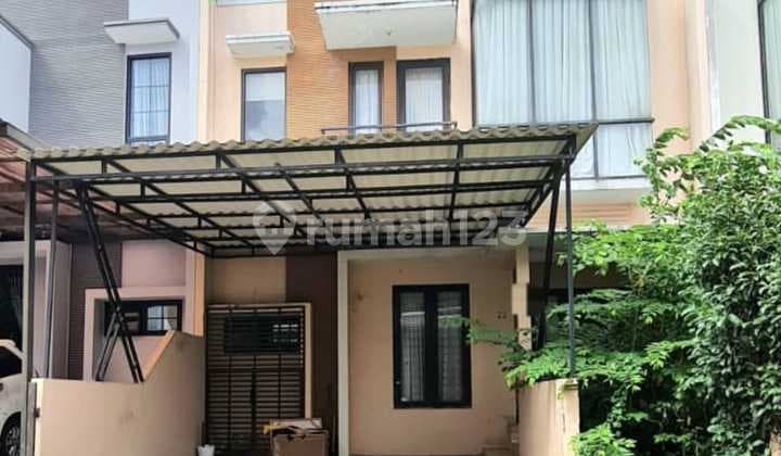 Rumah 2 Lantai Terawat Bebas Banjir Lokasi Strategis di Bsd