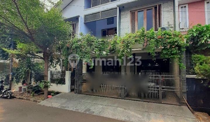 Rumah Semi Furnished Ada Taman Depan di Bintaro Jaya Sektor 9