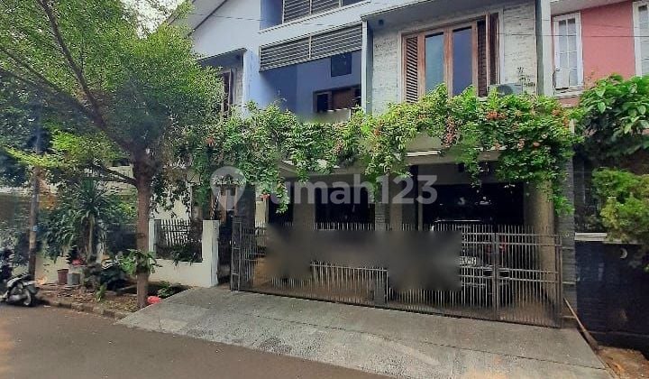 Rumah Semi Furnished Ada Taman Depan di Bintaro Jaya Sektor 9