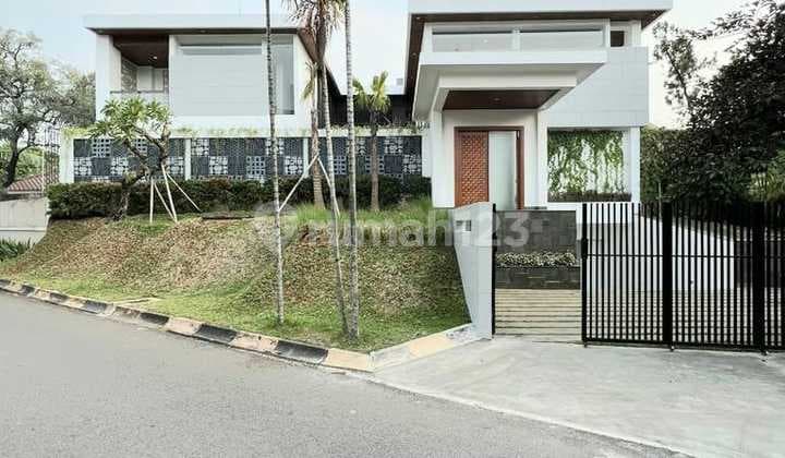 Rumah Baru Mewah dengan Design Tropical Modern di Pondok Indah
