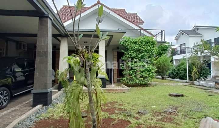 Rumah Secondary Dikelilingi Taman Cantik di Bintaro Jaya Sektor 9