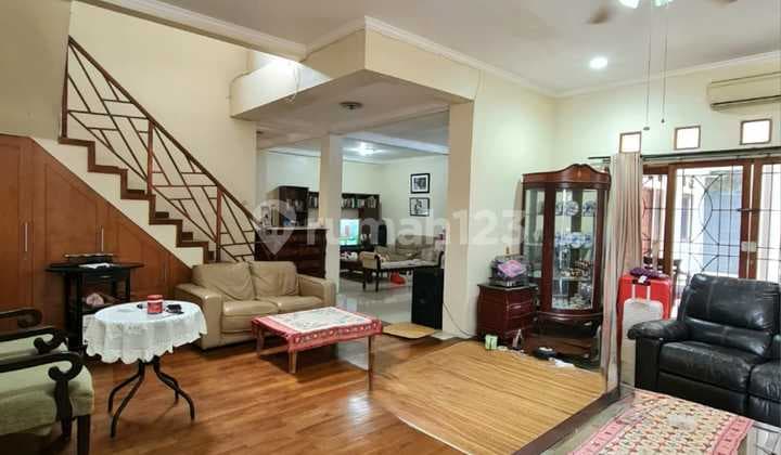 Rumah Murah Hoek Dibawah Appraisal Semi Kost di Bintaro Sektor 3A