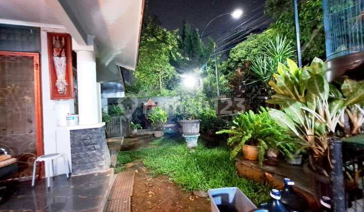 Rumah di Pinggir Jalan Cocok untuk Usaha di Bintaro Jaya Sektor 9