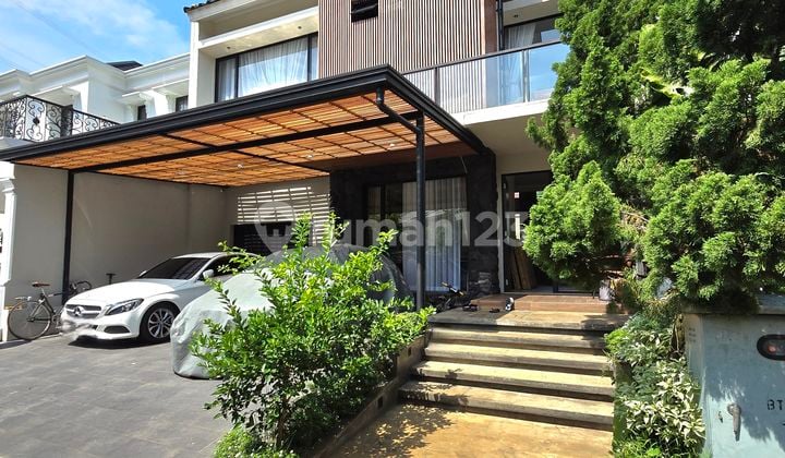 Rumah SHM Halaman Belakang Luas Dalam di Kebayoran Bintaro