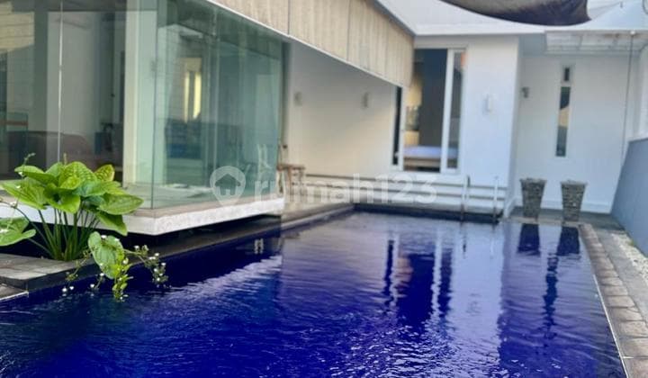 Rumah Mewah Design Minimalis Lingkungan Asri di Bintaro Sektor 8
