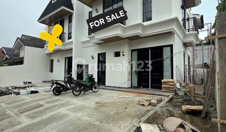 Rumah Baru Dalam Proses Finishing Lokasi di Bintaro Sektor 9
