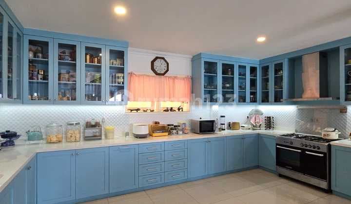 Rumah Pojok.semifurnished Private Pool.sektor 8 Bintaro.jaya