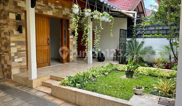 Ready-to-Occupy Small House in Sector 5 Bintaro Jaya Near Campus