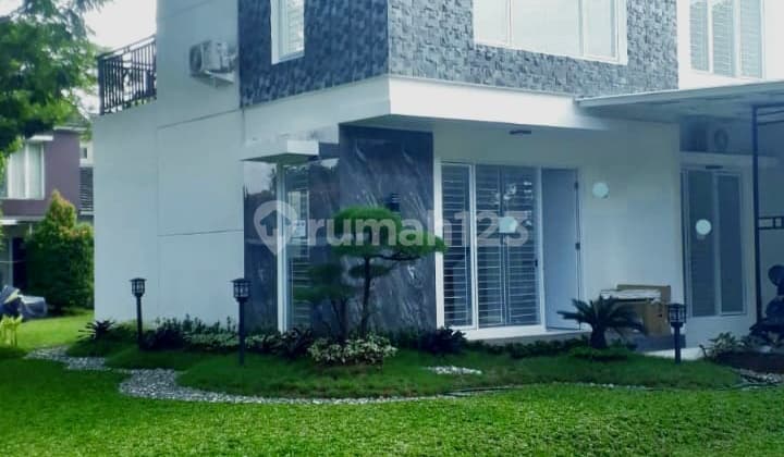 Corner House Semi Furnished Fully Renovated Graha Raya