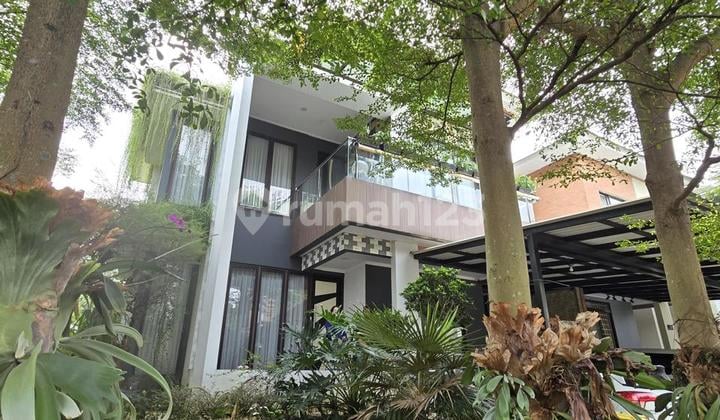 Rumah Pojok Dijual Cepat 2 Lantai Semi Furnished