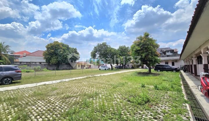 Selling Land with Bonus of Boarding House and Rental Units in Raden Saleh, Depok
