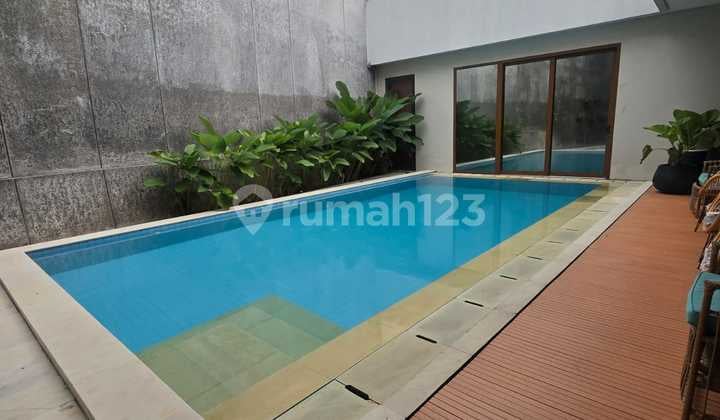 Rumah Dengan Kolam Renang Sektor 3 Siap Huni.bintaro.jaya