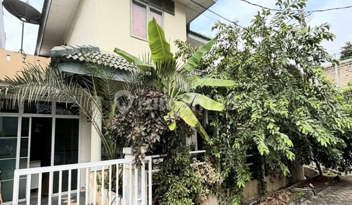 Corner House Near To and Station Sector 9 Bintaro Jaya